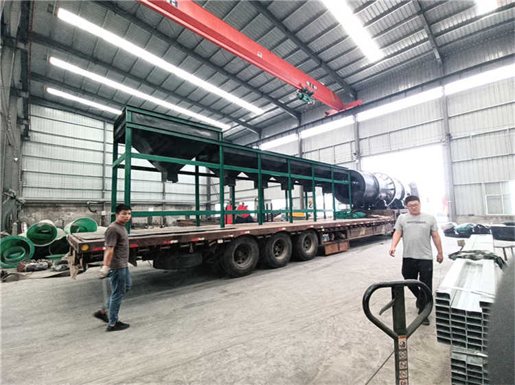 羊糞制作有機肥生產(chǎn)線設備的工作過程